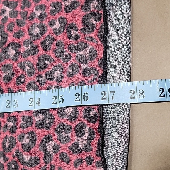 David Cline, Size L Fuchsia Scoop Neck Top, Slit Sides, Slit Cuffs, Exc. Cond. - Picture 9 of 11